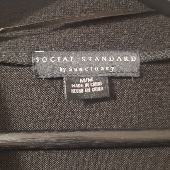 NWOT Social Standard by Sanctuary Black Cropped Cardigan Size M - Picture 2 of 6